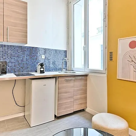 Apartment Rez-de-chaussee Montparnasse -ii