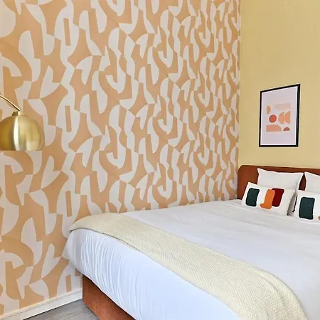 Appartement Rez-de-chaussee Montparnasse -ii Parijs