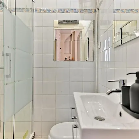 Appartement Rez-de-chaussee Montparnasse -ii *